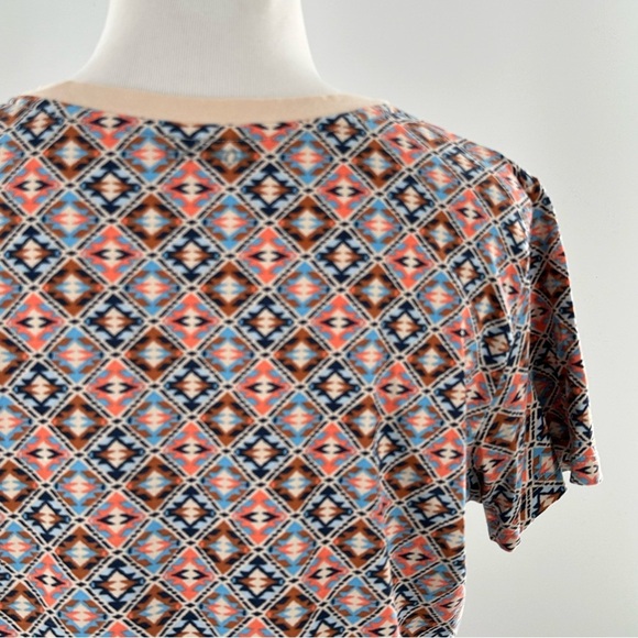 Lands end womens top size S/P 6-8 multicolored diamond tribal print v-neck - Picture 6 of 11